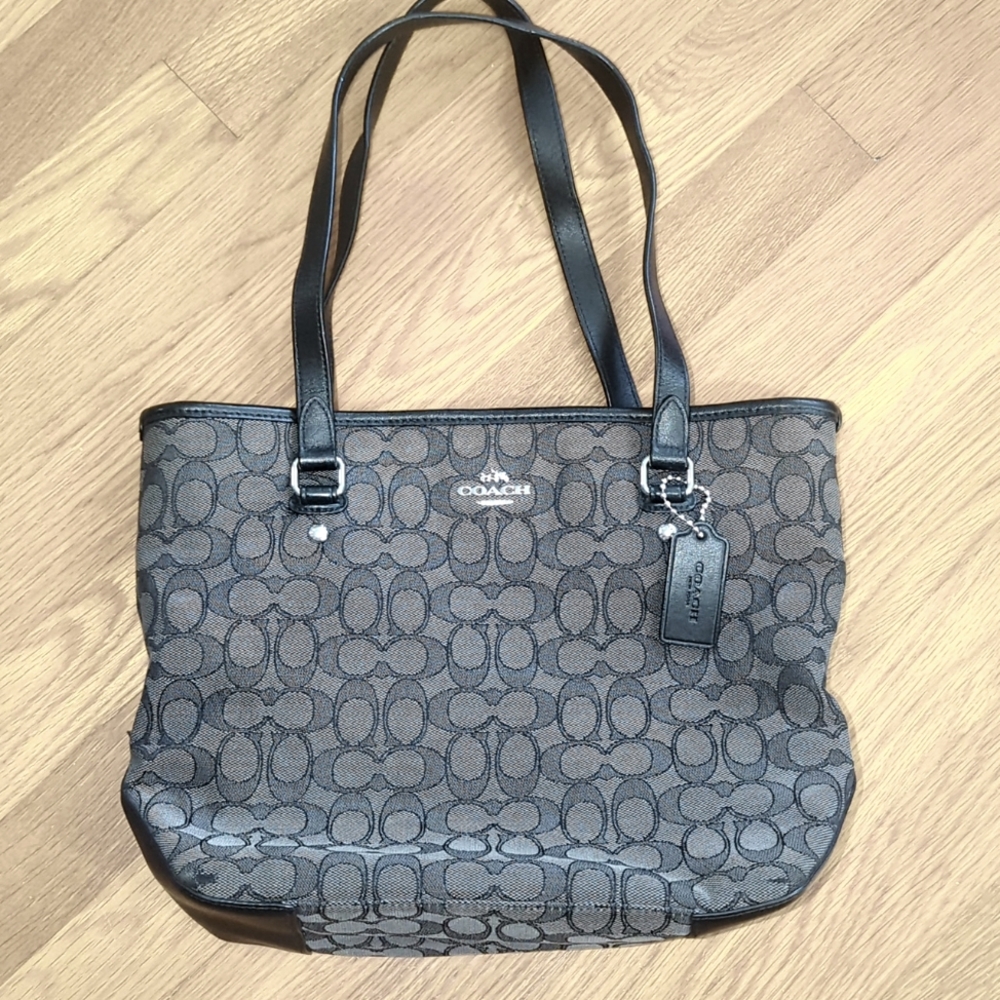 Coach Black Signature Jacquard Medium Shoulder Tote Bag 💖